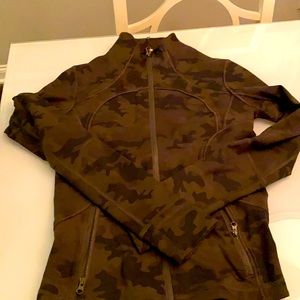 Luluemon camo zip front jacket